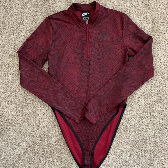 nike snake print set